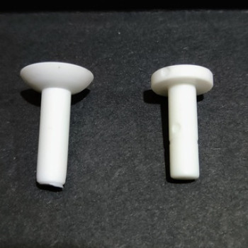 1/4 Plug